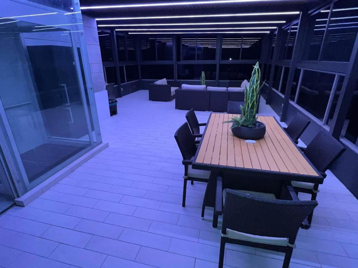 The Royal Penthouse Apartment บัตยัม ภายนอก รูปภาพ
